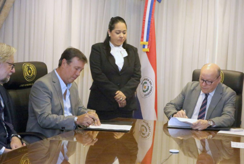 Corte Suprema y Capadei formalizaron alianza estratégica para fortalecer el sector inmobiliario en Paraguay.