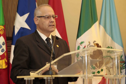 El ministro Luis María Benítez Riera, durante su exposición en la ronda de talleres en Panamá.