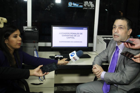 El director de Auditoría de Gestión Judicial, Mario Elizeche informó a los medios de comunicación los avances en la lucha contra la morosidad judicial.
