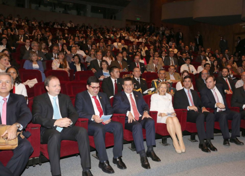 La titular de la máxima instancia judicial, doctora Alicia Pucheta de Correa, participó del lanzamiento del libro junto con otras autoridades nacionales.
