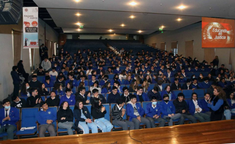 En el colegio San José de Asunción se realizó una charla educativa sobre responsabilidad penal y acoso escolar.