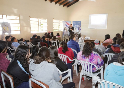 El presidente del Consejo de Administración de la Circunscripción Judicial, abogado William Wood, dio la bienvenida a los presentes y destacó que “los juzgados locales están al servicio de la comunidad educativa. 