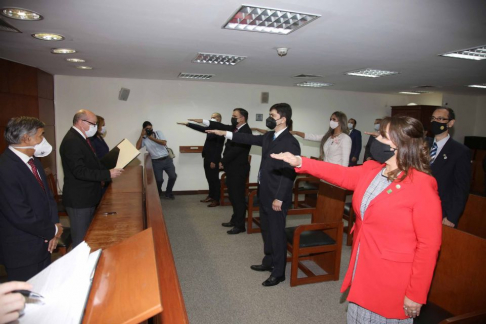 Ministros tomaron juramento a magistrados, agentes fiscales y defensores públicos