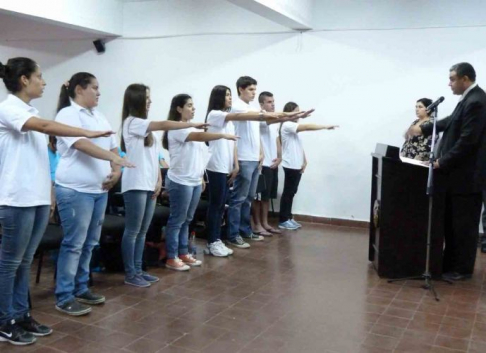 Los nuevos facilitadores estudiantiles se comprometieron a trabajar para lograr un mejor acceso a la justicia.