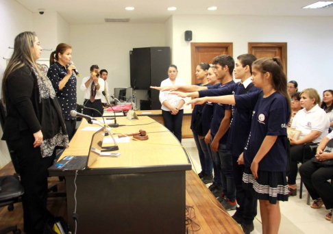 Prestaron juramento nuevos facilitadores estudiantiles en Concepción.