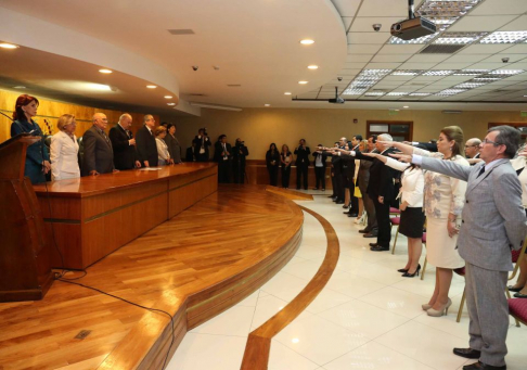 Magistrados, Defensores y Agentes Fiscales prestaron juramento ante la Corte