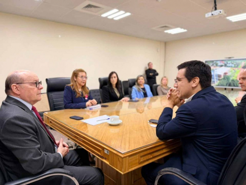 Ministro César Diesel encabezó jornada de gobierno en Alto Paraná.
