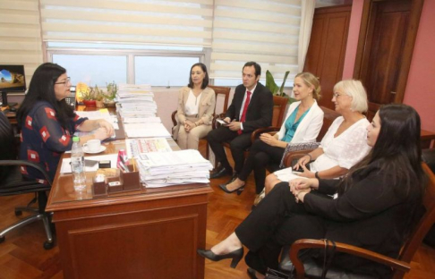 Ministra Llanes presidió reunión para fortalecer fuero Niñez y Adolescencia