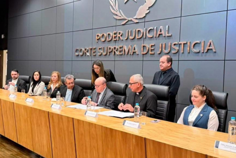 Corte Suprema de Justicia y Universidad Católica renuevan convenio para impulsar la formación académica y la investigación jurídica en Alto Paraná.