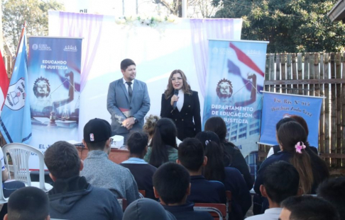 El programa educativo “El Juez que Yo Quiero” cerró este viernes su ciclo de actividades en la Escuela Básica N° 915 “Don Juan Zoilo Vera”, de la ciudad de Caazapá.