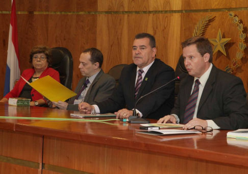 El curso de actualización sirve para mantener actualizado el fuero Civil y Comercial.