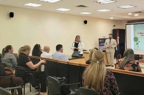 La disertación estuvo a cargo de la Directora de Mediación, Gladys Alfonso de Bareiro