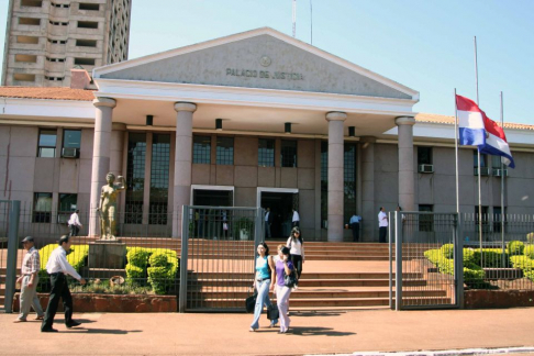 Fachada de Palacio de Justicia de Ciudad del Este.