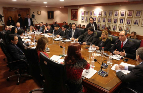 Gremios de abogados reunidos con ministros de la máxima instancia judicial.