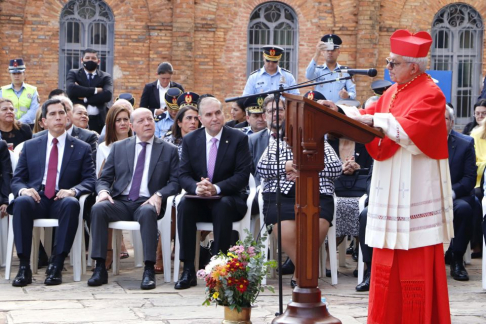 El ministro César Diesel asistió a la ceremonia de recibimiento al nuevo cardenal paraguayo.