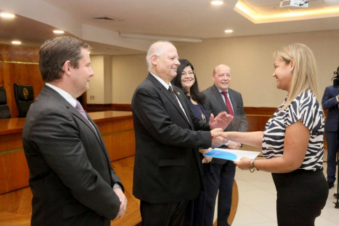 Ministros de la CSJ entregaron certificados a participantes del Diplomado CICAJ 2023.