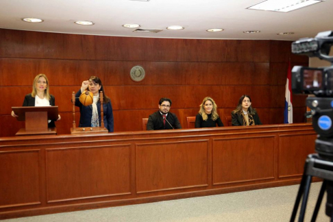En la sala de conferencias del Palacio de Justicia de Asunción se llevó a cabo el sorteo de preopinantes de causas de la Sala Civil, Comercial y Laboral de la Corte Suprema de Justicia.