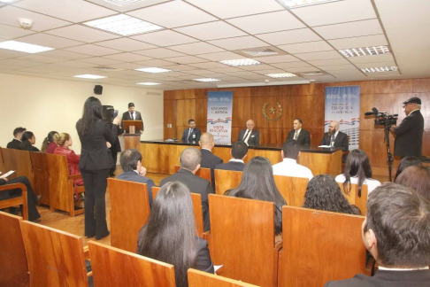 Estudiantes de Derecho de la Unida participaron del programa “Visita Educativa” con presencia del magistrado Cristóbal Sánchez.