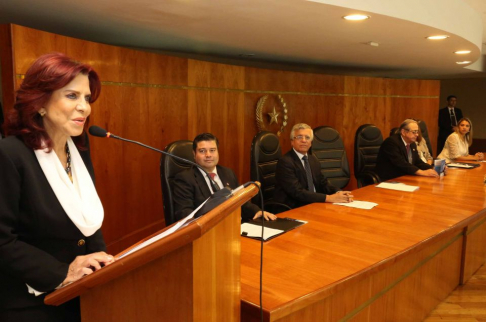 La doctora Miryam Peña, ministra de la máxima instancia judicial, dirigiéndose a los invitados.