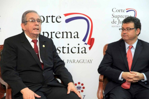 Doctor José Raúl Torres Kirmser y doctor Humberto Sierra Porto, presidentes de la Corte Suprema de Justicia de Paraguay y de la Corte IDH.