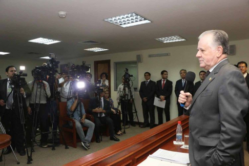 Ministro Núñez brindó conferencia de prensa para realizar aclaraciones