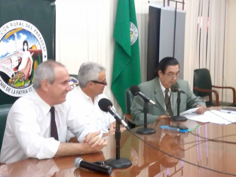 Doctor Arnaldo González, director de Marcas y Señales de Ganado de la Corte Suprema, informa sobre el proceso de la reinscripción.