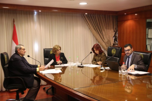 La reunión fue presidida por la ministra Gladys Bareiro de Módica y participaron los ministros Antonio Fretes y Miryam Peña Candia.