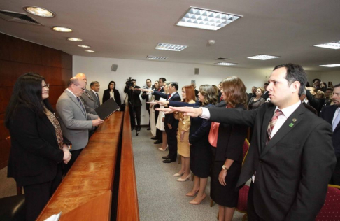 Jueces para Capital, Alto Paraná y Amambay prestaron juramento hoy.