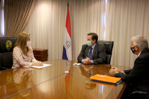 Presidente Martínez Simón recibió a consulesa de Chile en Paraguay.