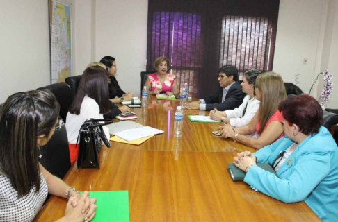 La ministra de la Corte Suprema doctora Gladys Ester Bareiro de Módica visitó la sede del Palacio de Justicia de Ciudad del Este.