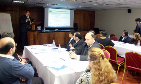 La charla estuvo dirigida por el licenciado Gustavo Núñez, quien habló sobre la importancia del Plan Operativo Institucional (POI)