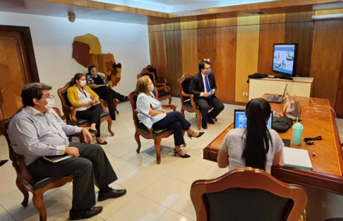 La reunión se desarrolló en la Sala de Videoconferencias ubicado en el primer piso del Palacio de Justicia de Asunción.