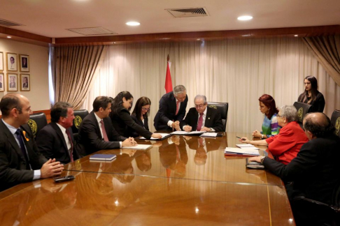 Se realizó la firma de convenio entre la Corte Suprema de Justicia y el Programa de las Naciones Unidas para el Desarrollo (PNUD), en la Sala del Pleno del Palacio de Justicia de Asunción.
