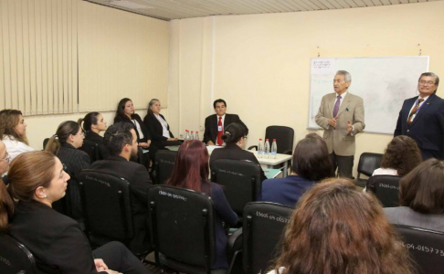 El inicio de la actividad contó con las palabras de bienvenida del doctor Ramón Silva y el equipo técnico de la Dirección de Políticas Lingüísticas Judiciales del Poder Judicial.