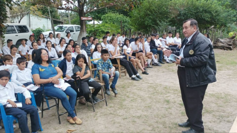 La Secretaría Educación lleva charlas a alumnos de  Puerto Guaraní.