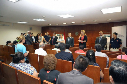 La libranza de cheques se realizó en la Sala de Conferencias del Palacio de Justicia de Asunción.