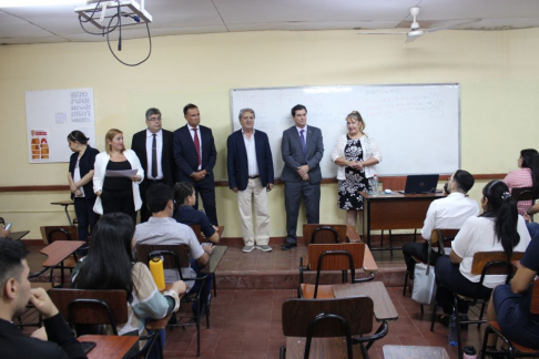 El ministro superintendente, doctor Gustavo Santander Dans, participó de la primera jornada de los exámenes de conocimientos de los cargos vacantes del llamado a Concurso de Méritos y Oposición en Paraguarí. 