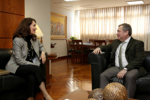 La embajadora de la República de Turquía, Armagan Inci Ersoy se reunión con el presidente, doctor Eugenio Jiménez Rolón