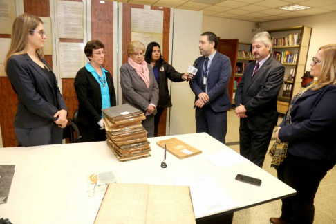 El titular de la Dirección de Auditoría de Gestión, Mario Eizeche, destacó el valor de los documentos entregados al Museo de la Justicia.