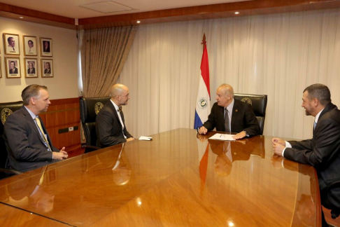En la presidencia de la Corte Suprema de Justicia, se desarrolló una reunión entre representantes de la Embajada Americana en Paraguay y el titular de la Corte, doctor Luis María Benítez Riera
