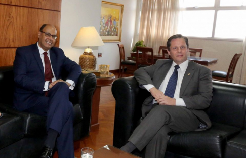 El presidente de la Corte Suprema, Alberto Martínez Simón, recibió hoy la visita del embajador de Brasil, Flavio Damico.