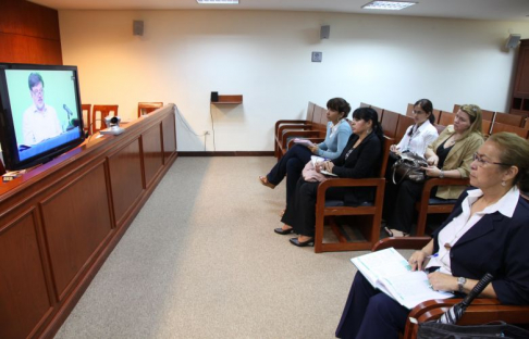 La videoconferencia se efectuó en la Sala de Conferencias del Palacio de Justicia de Asunción