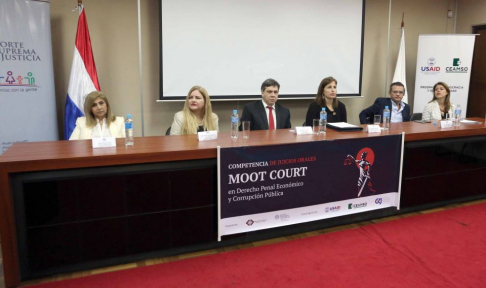 El salón auditorio de la Fiscalía General del Estado fue sede del lanzamiento de la competencia interuniversitaria Moot Court 2019.