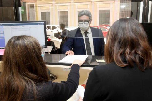 Dan entrada a un pedido de la Senabico para registrar a nombre del Estado paraguayo un vehículo de comisado.
