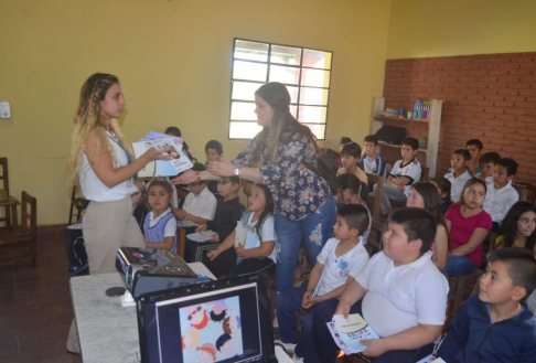 La visita estuvo encabezada por la jueza Penal de la Adolescencia, María Roxana Ramírez, conjuntamente con los funcionarios judiciales.