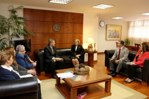 La presidenta Alicia Pucheta se reunió con representantes del Banco Interamericano de Desarrollo.