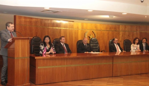 El presidente de la Corte Suprema de Justicia, Eugenio Jiménez Rolón, se encargó de la apertura del acto.