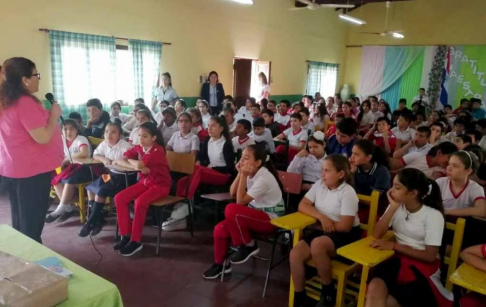 El programa Salvemos Nuestra Infancia se llevó a cabo en la Escuela Domingo Martínez de Irala de la ciudad de Areguá.