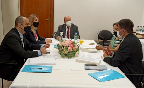 El ministro Cesar M. Diesel estuvo reunido con el Consejo de Administración.  