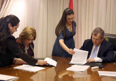 Corte Suprema y Ministerio de la Mujer firman convenios.
